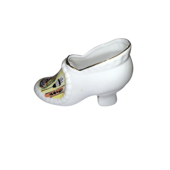 Vintage Souvenir GNCO Chinatown San Francisco CA Porcelain Shoe Made in Japan - Picture 2 of 7